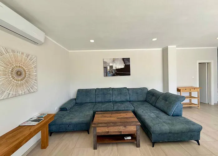 Vila In 50293