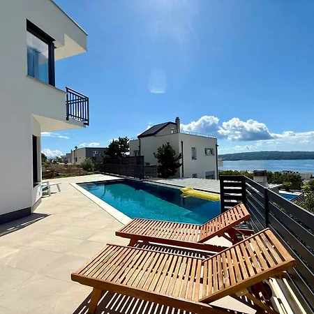 Villa In 50293 Crikvenica