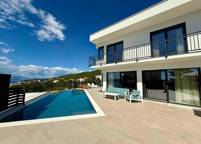 Villa In 50293 Crikvenica