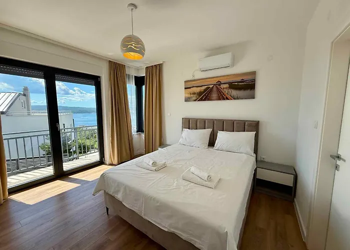 In 50293 Villa *